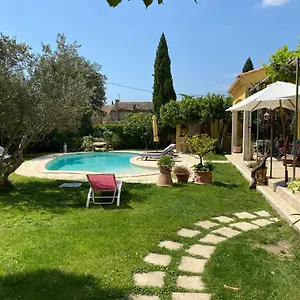 chez-serignan-du-comtat.fr-provencehotel.com/